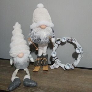 3 Pc. Christmas Decor